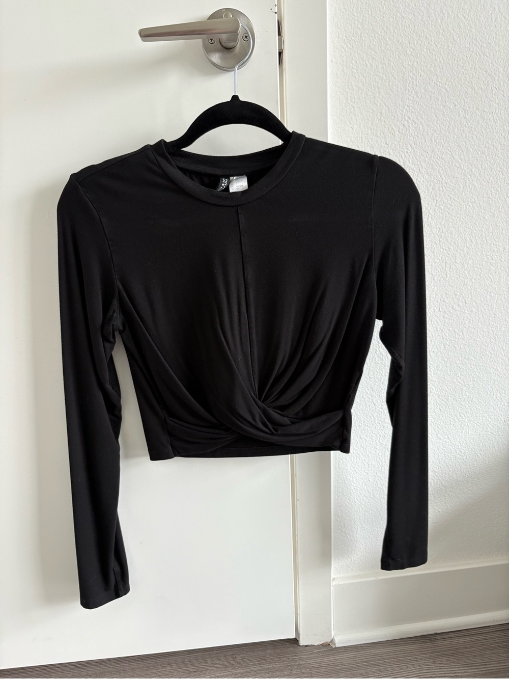 H&M Black Long-Sleeve Twist-Front Crop Top